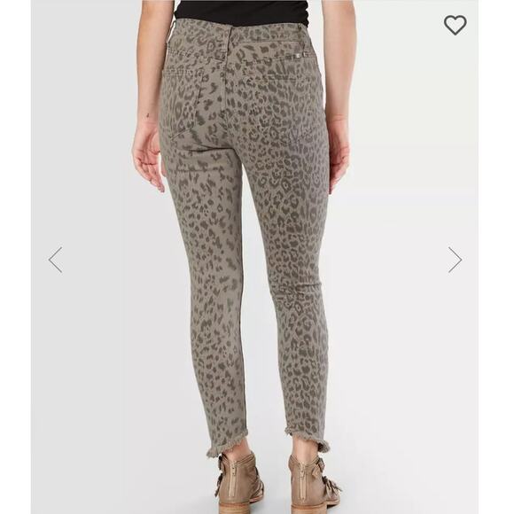 Kancan High Rise Crop Skinny Jeans Leopard Army Green Fringe Hem Size 27 NWT - Picture 3 of 15